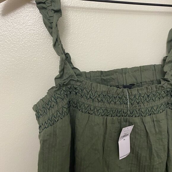 Banana Republic Embroidered Smocked Neck Tank - Picture 5 of 6